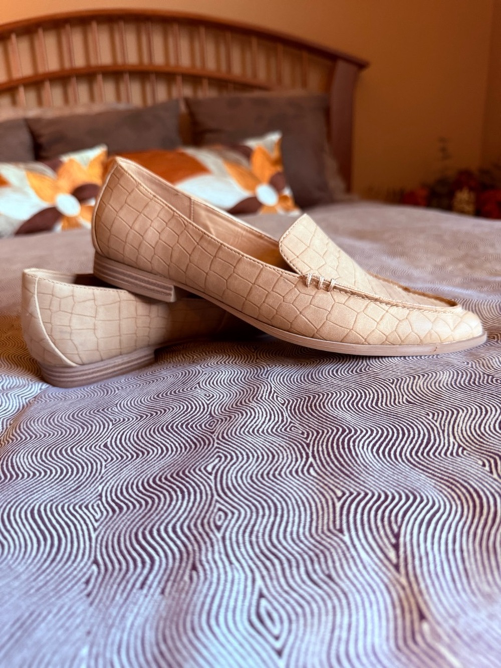 Vaneli Women's Cream Croc-Embossed Pointed-Toe Flats - Picture 6 of 6